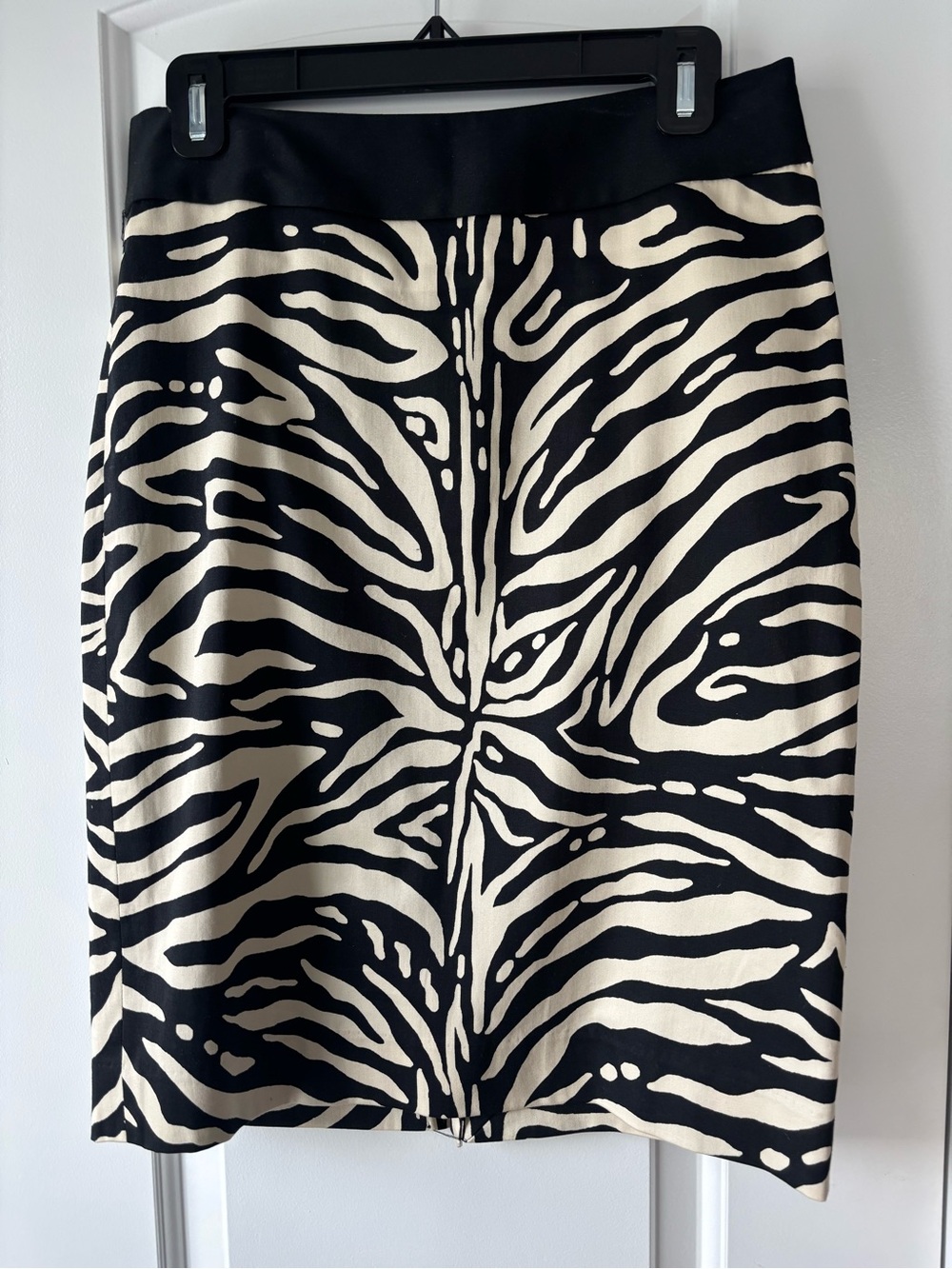 The Limited Black and Cream Zebra Pencil Skirt Size 6 NWT
